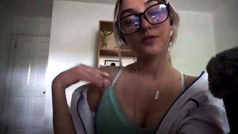 Blonde Teen Solo Masturbating On Webcam